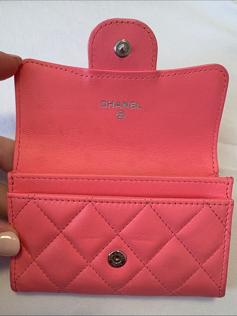 CHANEL Pink Quilted Lambskin Compact Wallet Black CC 16 Series Orig Box & Pouch - Picture 3 of 9